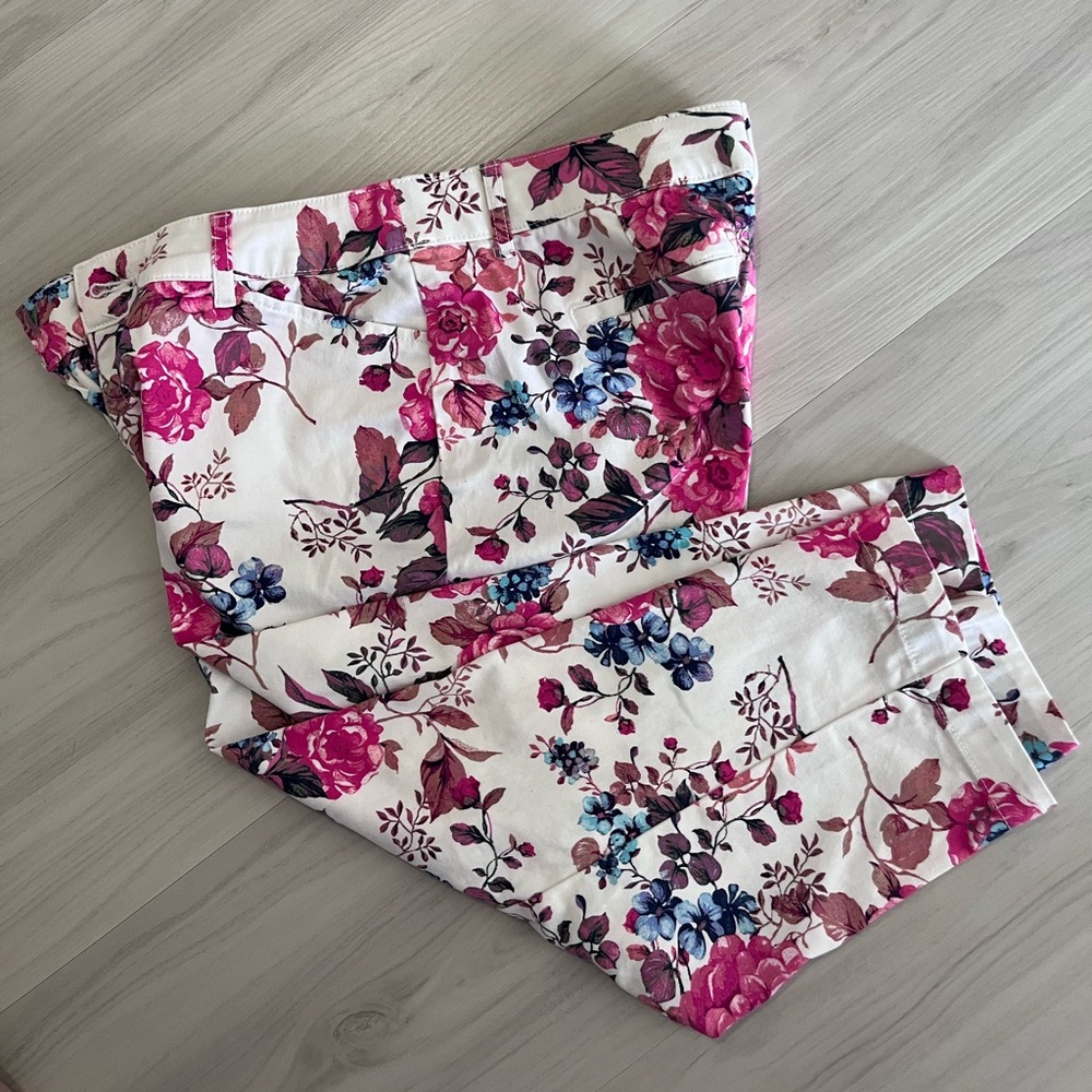 St. John's Bay Floral Capris - Pink and Blue